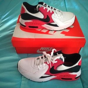 Nike air max exee.  Pink